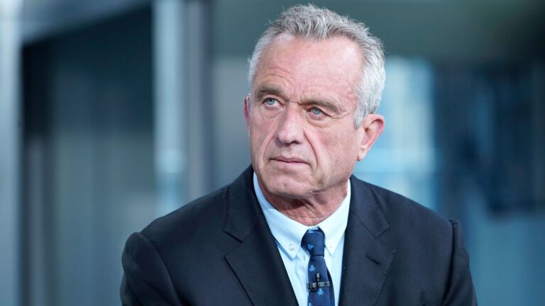 RFK Jr. Halts Campaign to Endorse Trump