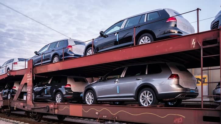 Vehicle imports cost Mozambique $1 million per day despite economic constraints