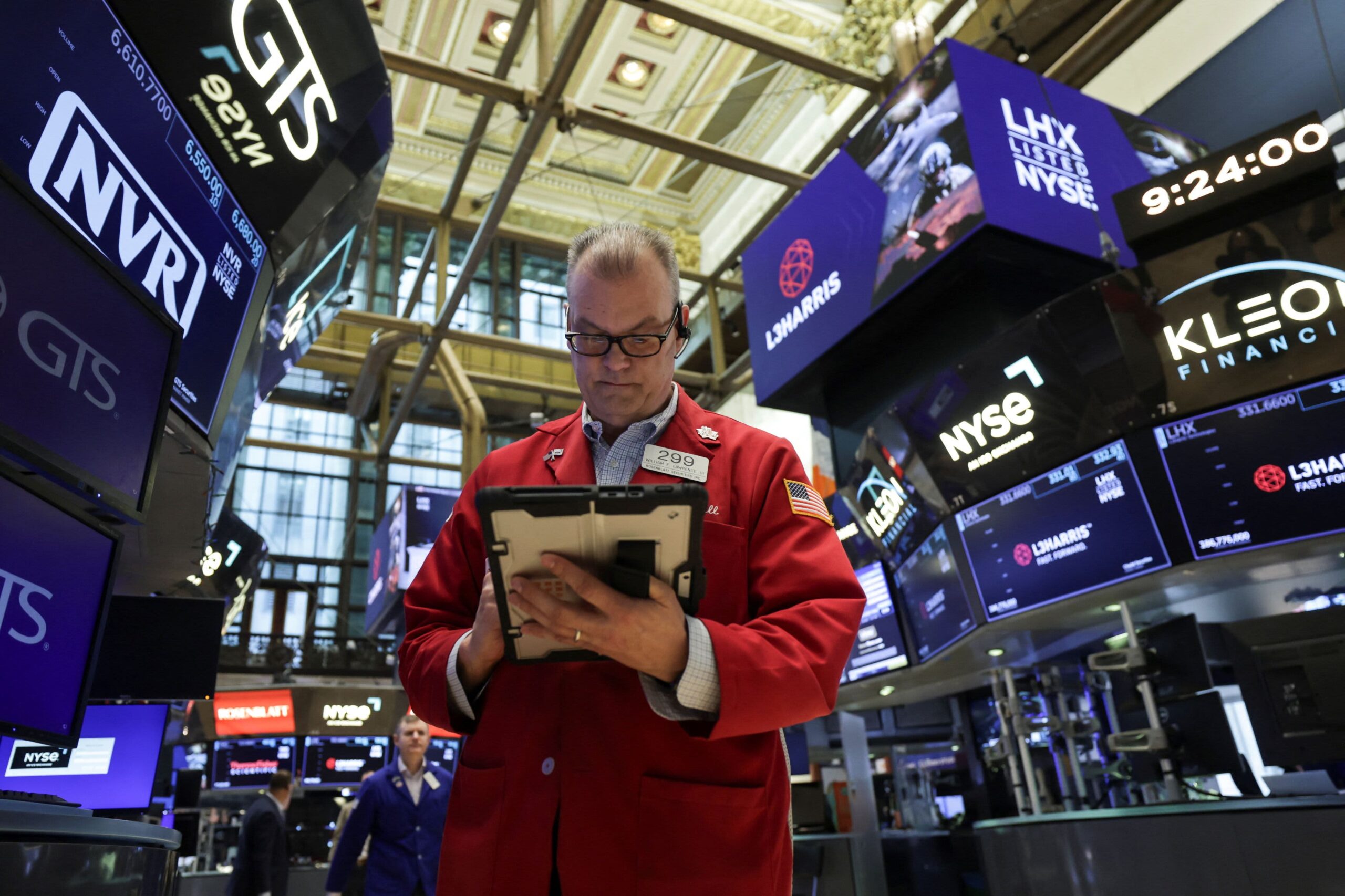 Top Bank of England official cautions that inflated global markets may soon drop.