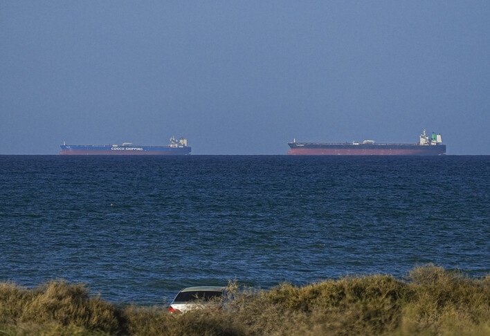 Shipping traffic through Hormuz remains low amid stalled US-Iran talks