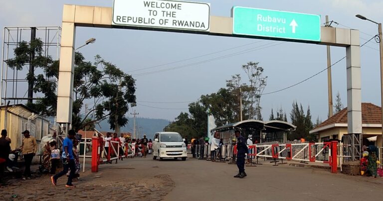 Traders in eastern Congo warn of shortages due to Rwanda border measures