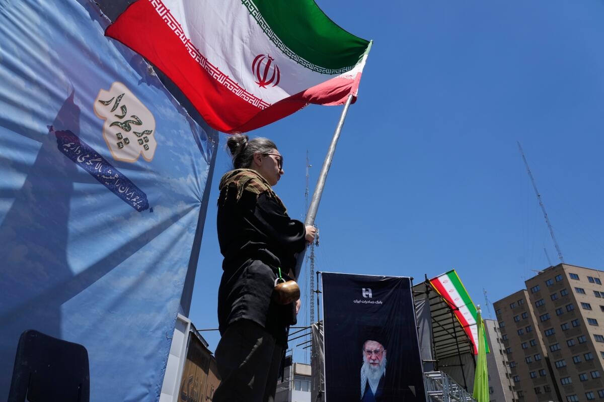 Iran links war deal to Israeli withdrawal from Lebanon