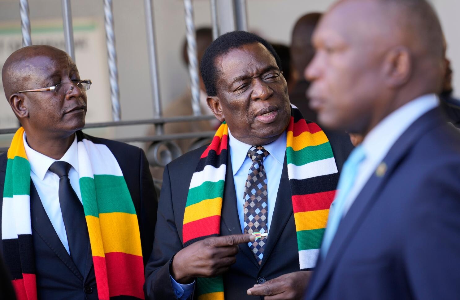 Zimbabwe Senate approves bill to extend presidential term