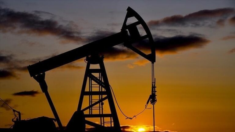 Oil prices jump after Trump threatens to hit Iran ‘very hard’