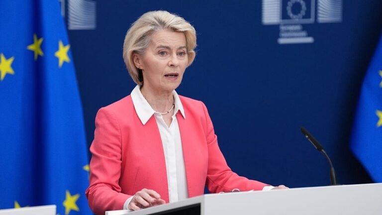 Von der Leyen convinced by case for ‘age-appropriate’ social media restrictions