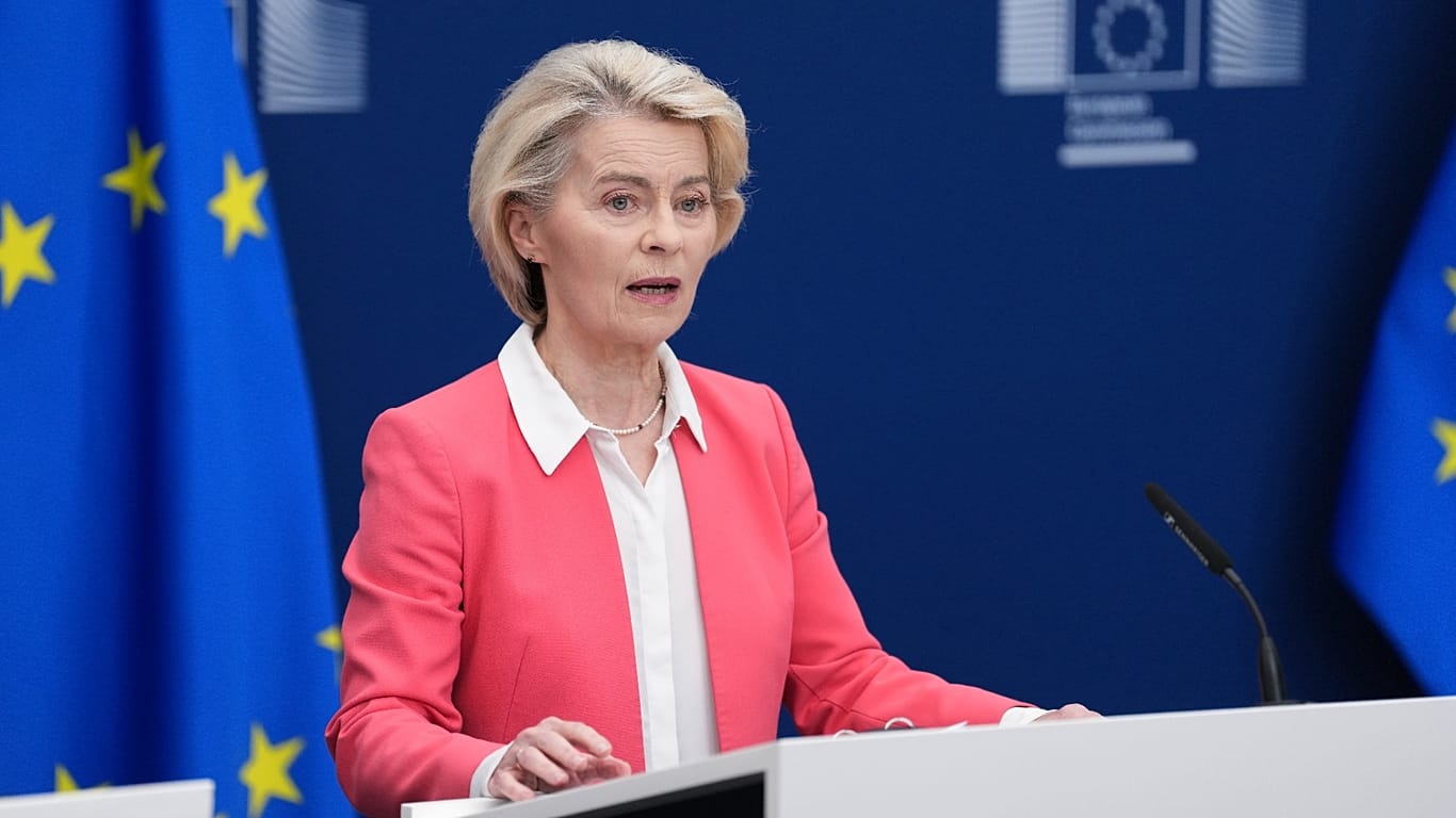 Von der Leyen convinced by case for ‘age-appropriate’ social media restrictions