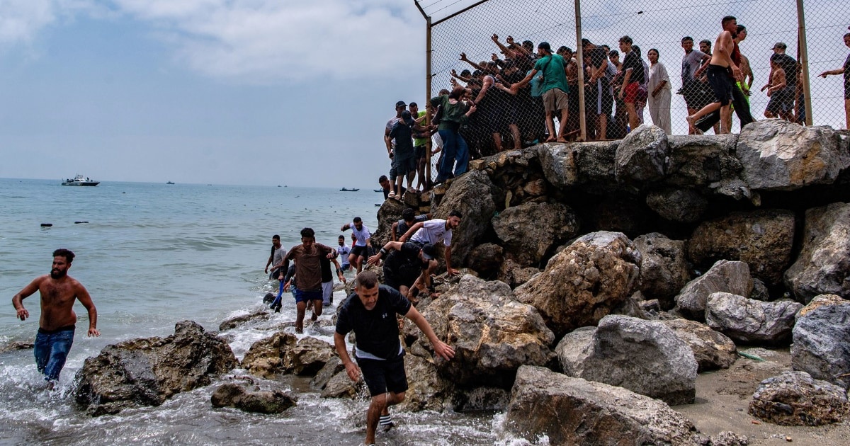 Spain and Morocco reinforce border after tens of thousands cross into Ceuta
