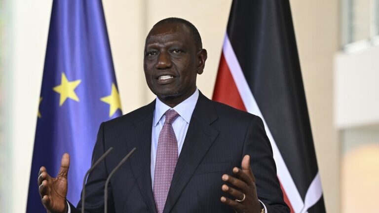 Kenyan president says East Africa’s biggest refinery to move ahead in Lamu