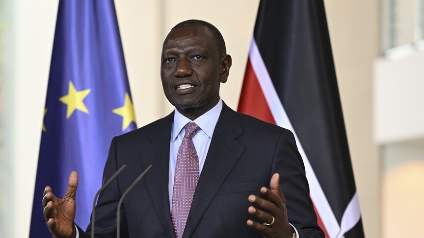 Kenyan president says East Africa’s biggest refinery to move ahead in Lamu