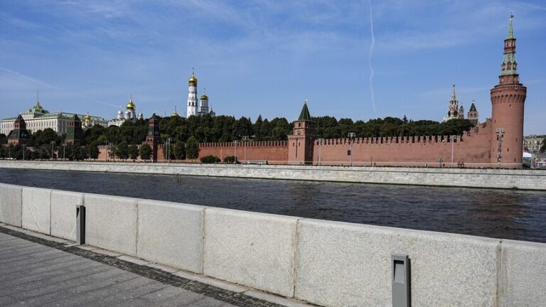 Putin receives North Korean foreign minister in Kremlin