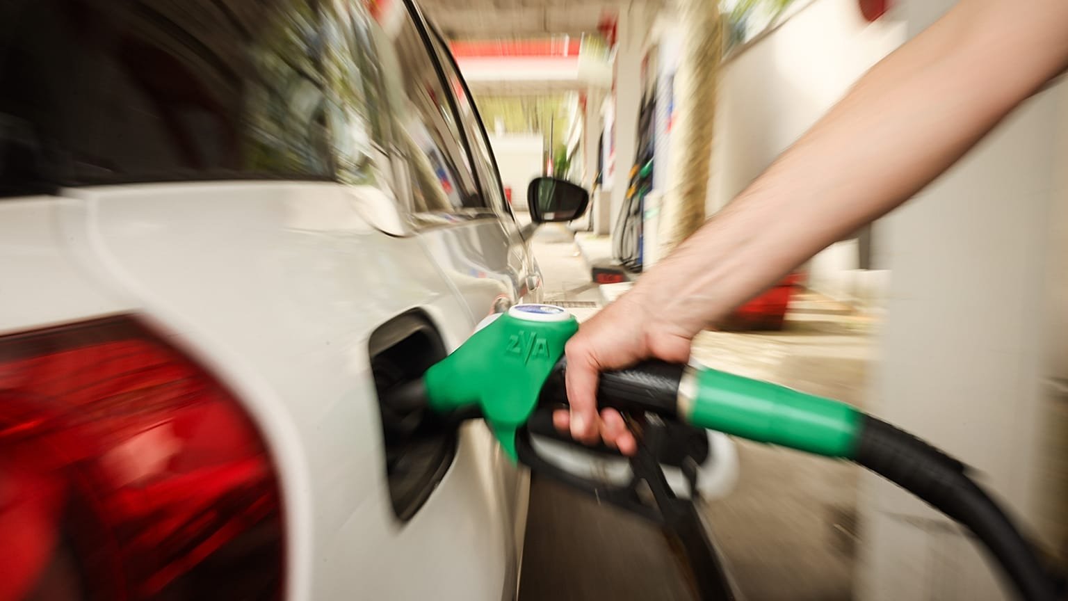 Surging prices, voters’ anger: How France’s fuel crisis could shape the presidential campaign