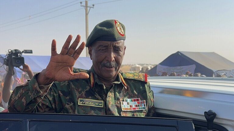 Sudan’s Sovereignty Council chief inspects army’s readiness in Blue Nile State amid escalating clashes with RSF